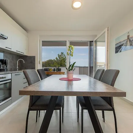 1 Bedroom Amazing In Lejlighed Bibinje